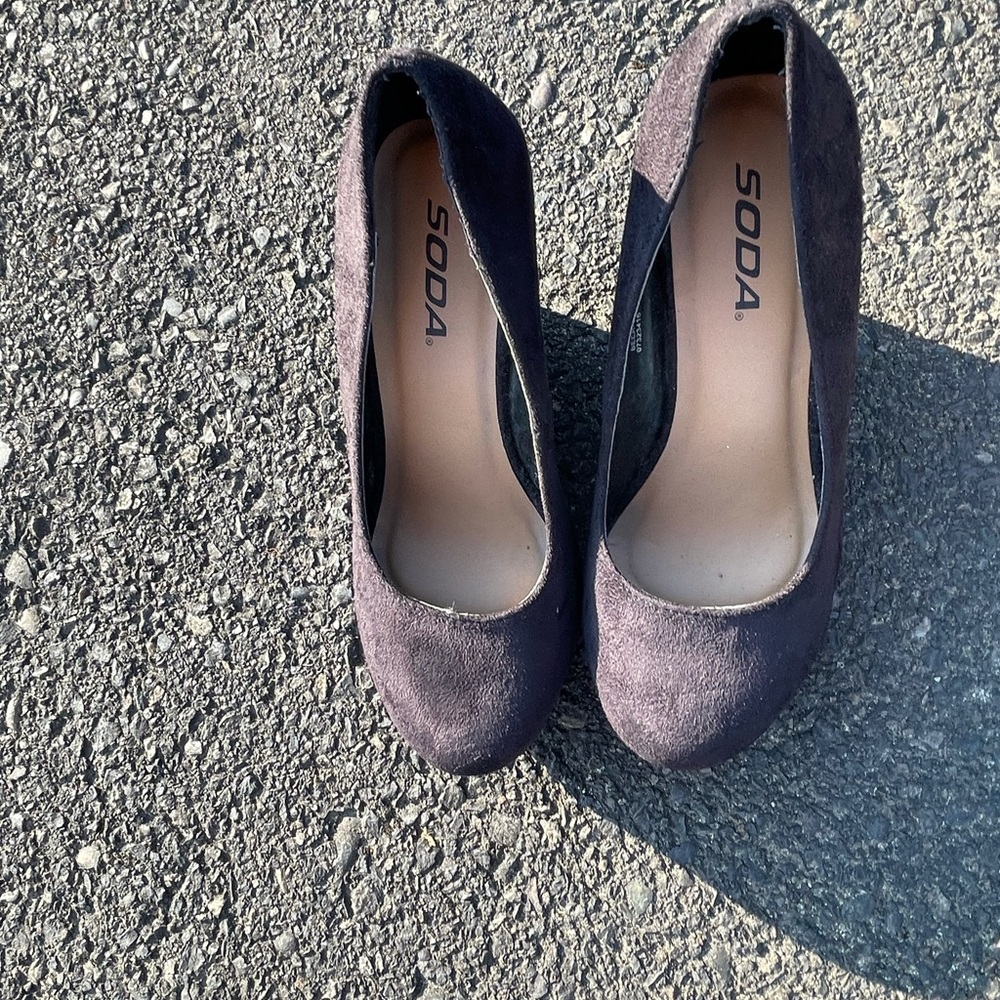 Black Wedges